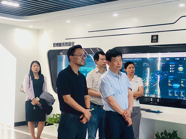 中國工程院院士、湘湖實驗室主任李培武一行蒞臨托普云農(nóng)參觀考察